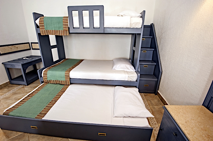 Bunkbed with Double Trundle