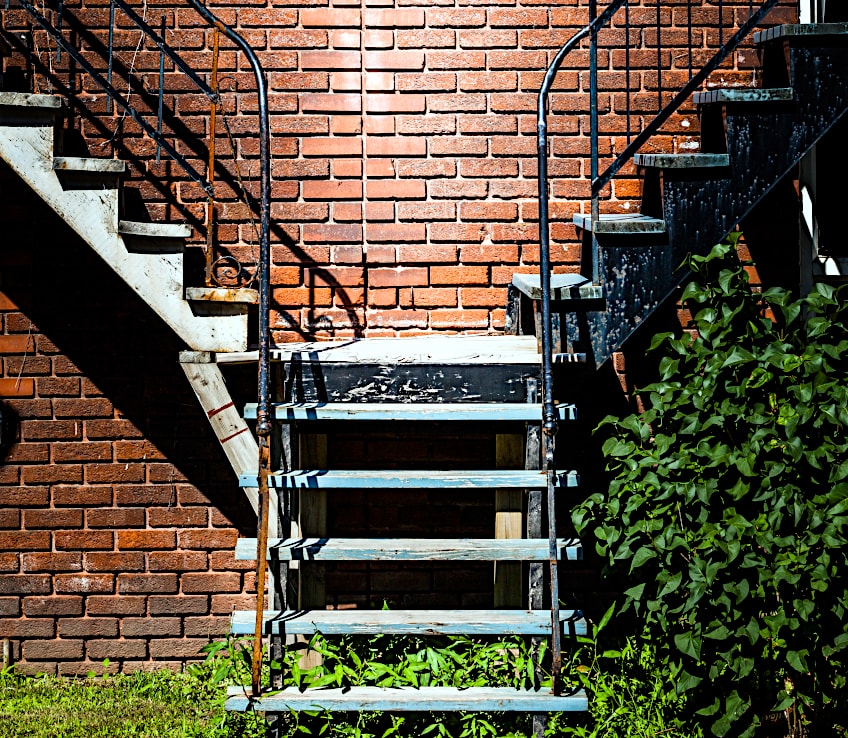 External Split Stair Type