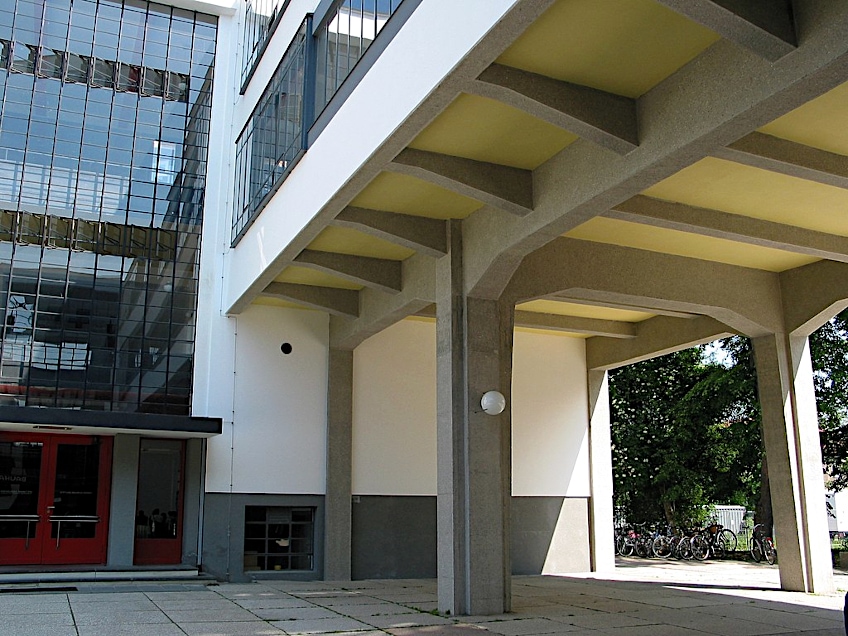 Bauhaus Architecture Characteristics