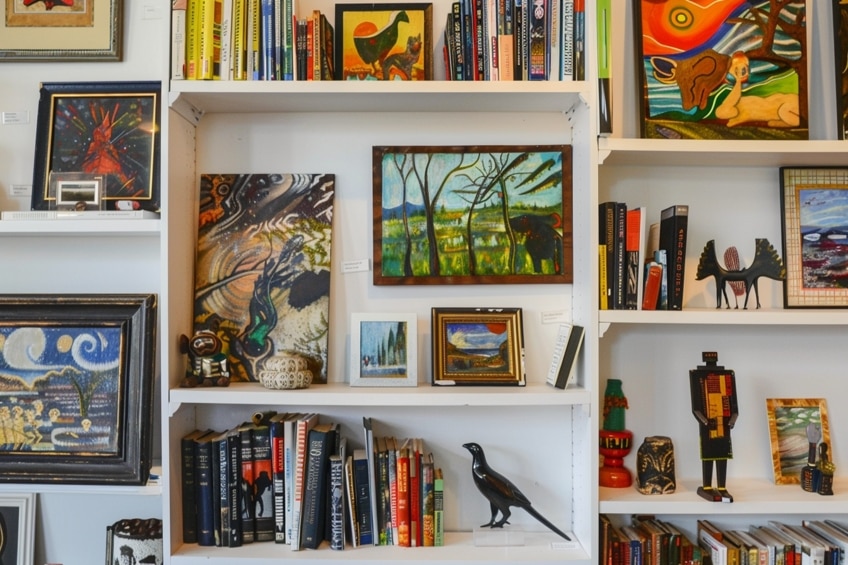 gallery bookshelf decor